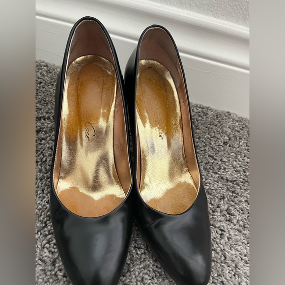 Kenneth Cole New York Black Heels - Picture 4 of 5